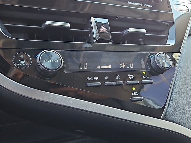 Vehicle image 24 of 25
