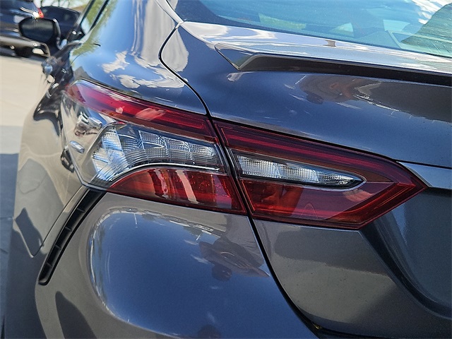 Vehicle image 10 of 25