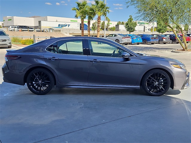 Vehicle image 4 of 25
