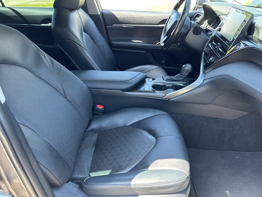 Vehicle image 15 of 27