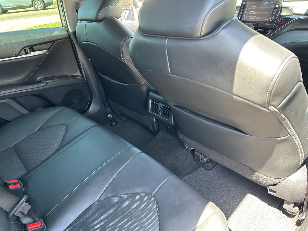Vehicle image 19 of 27
