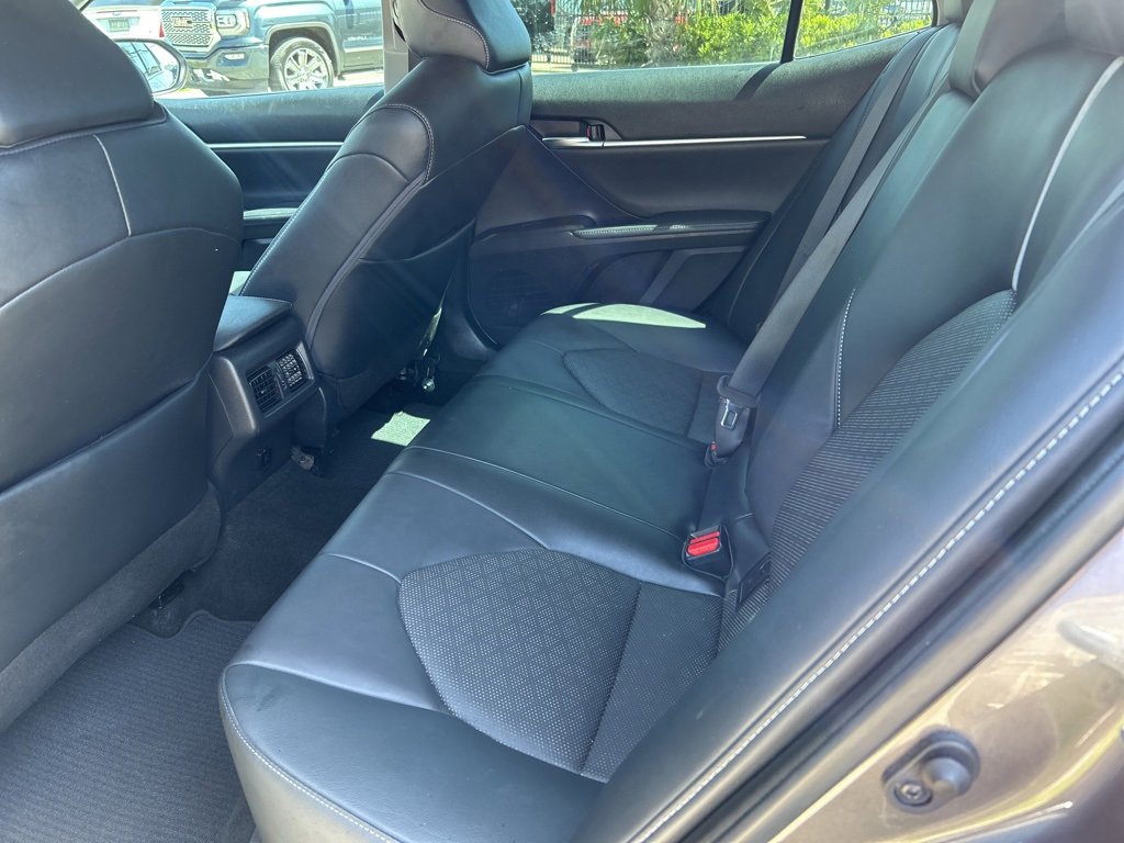Vehicle image 12 of 27