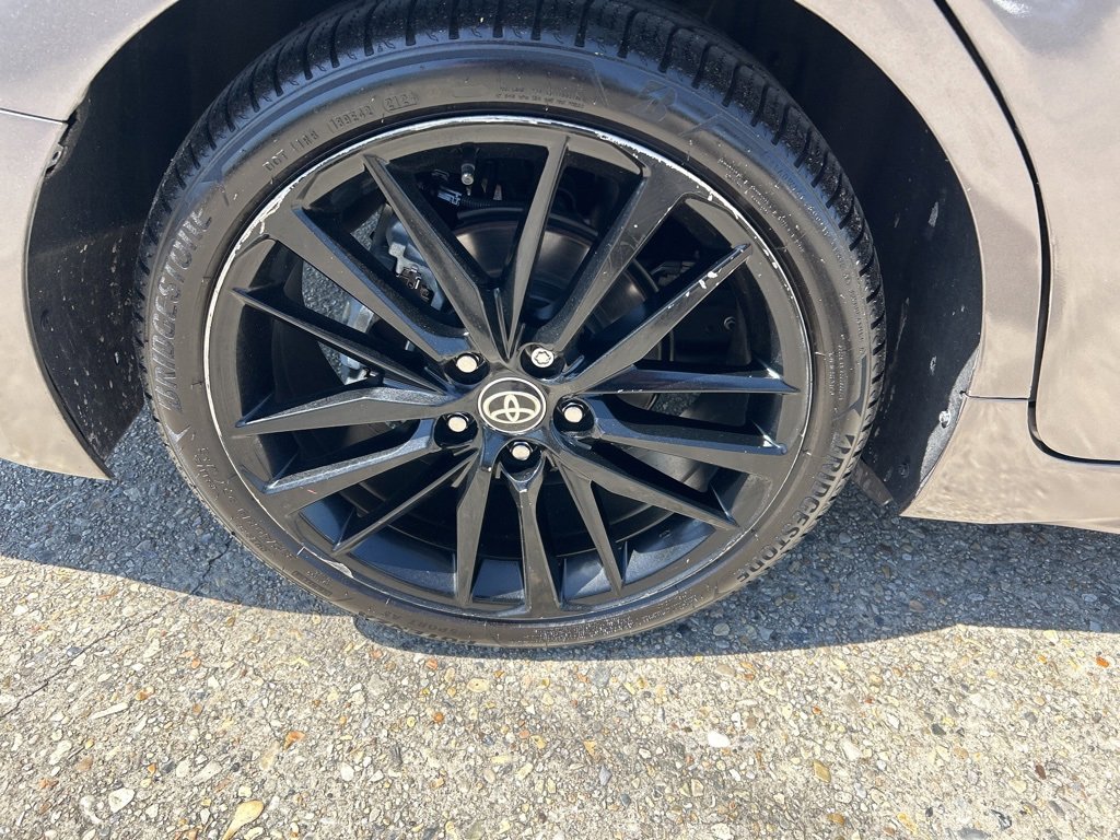 Vehicle image 22 of 27