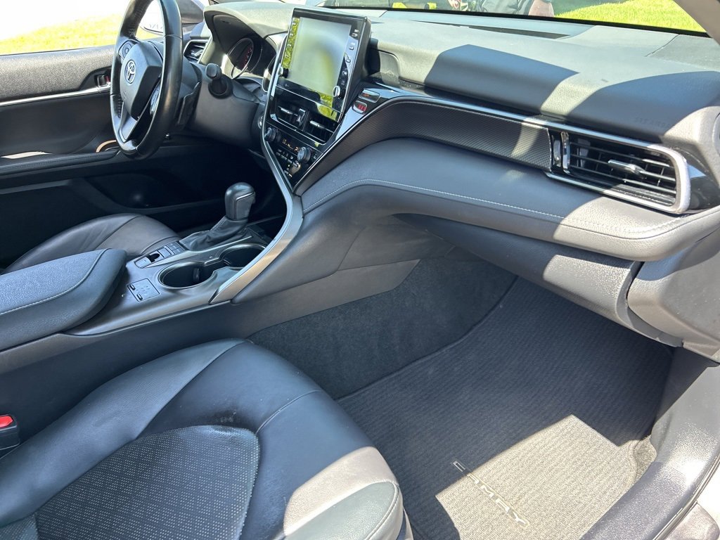 Vehicle image 16 of 27