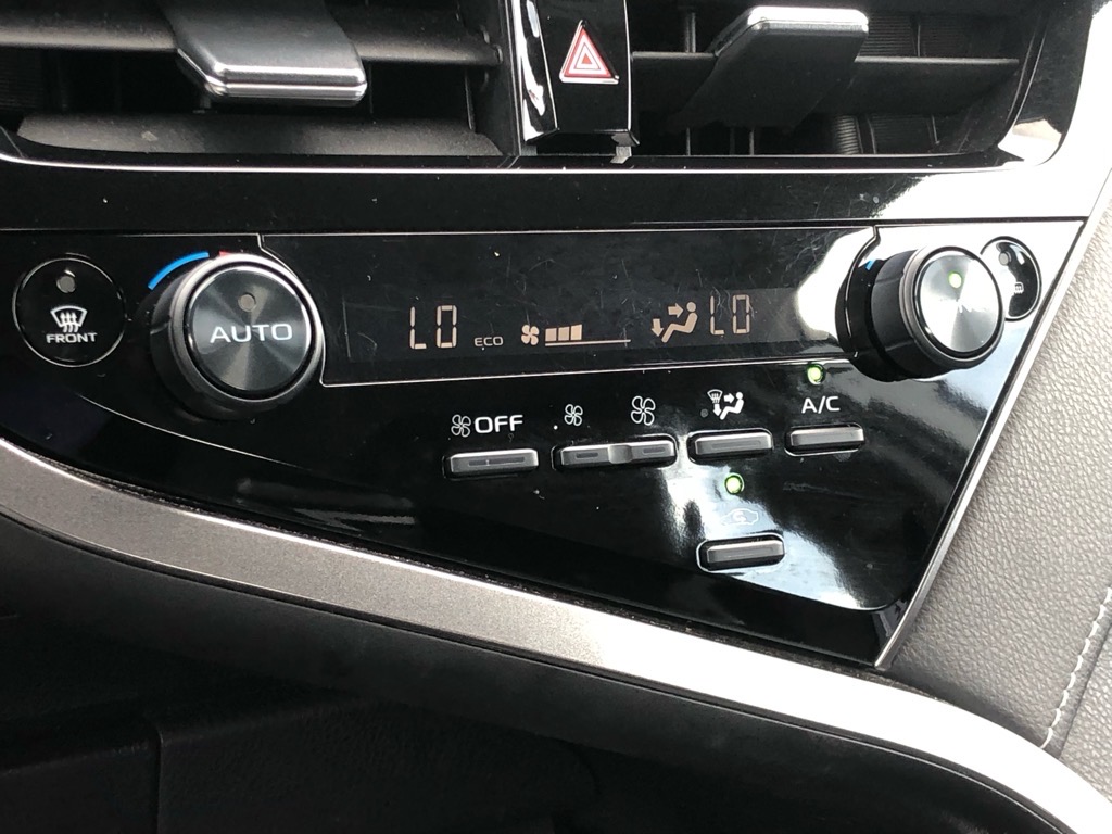 Vehicle image 21 of 35