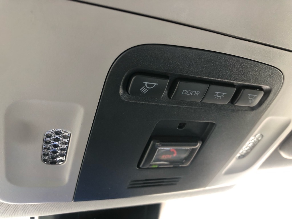 Vehicle image 28 of 35