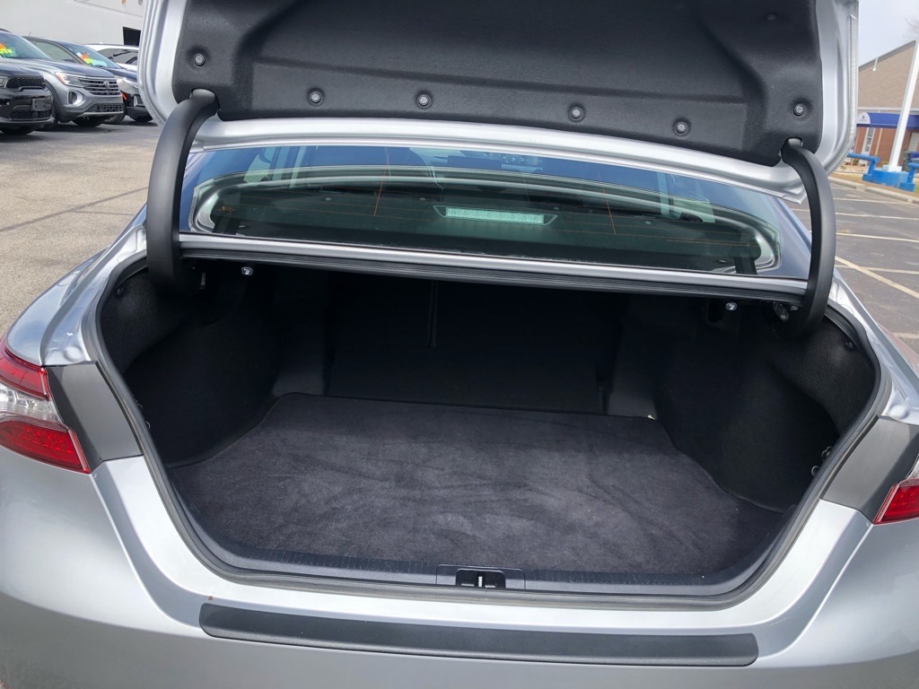Vehicle image 20 of 35
