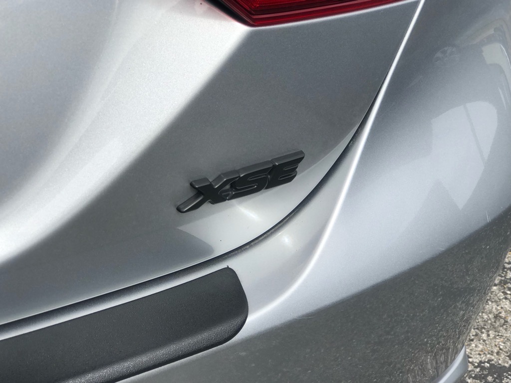 Vehicle image 12 of 35