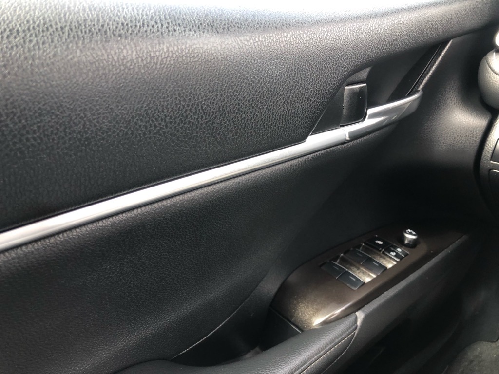 Vehicle image 32 of 35