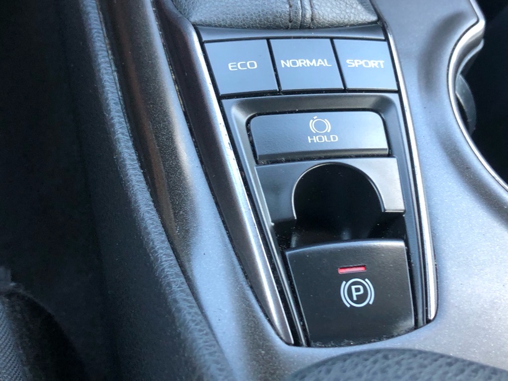 Vehicle image 26 of 38