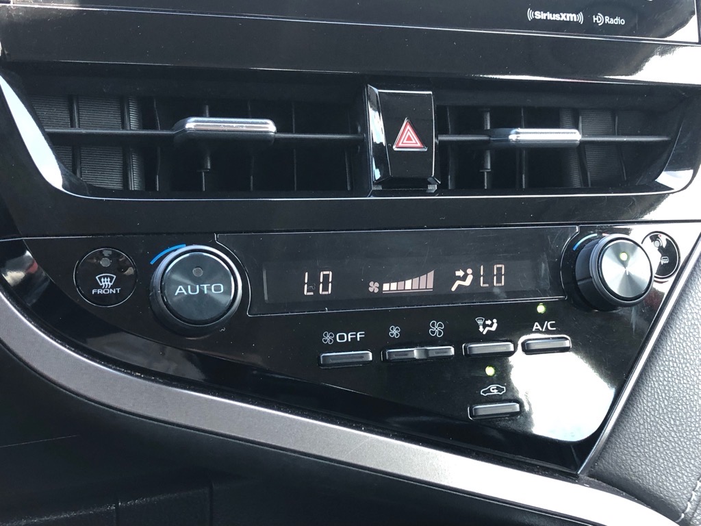 Vehicle image 21 of 38