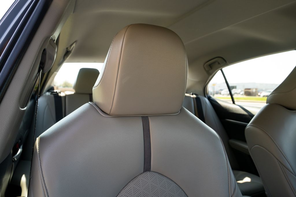 Vehicle image 15 of 36