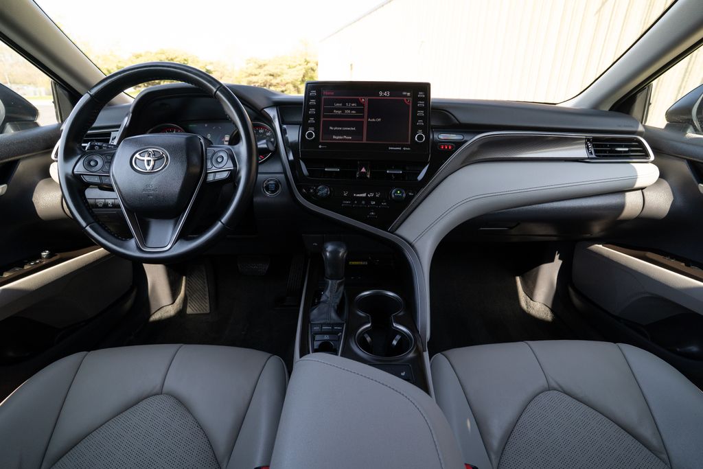 Vehicle image 16 of 36