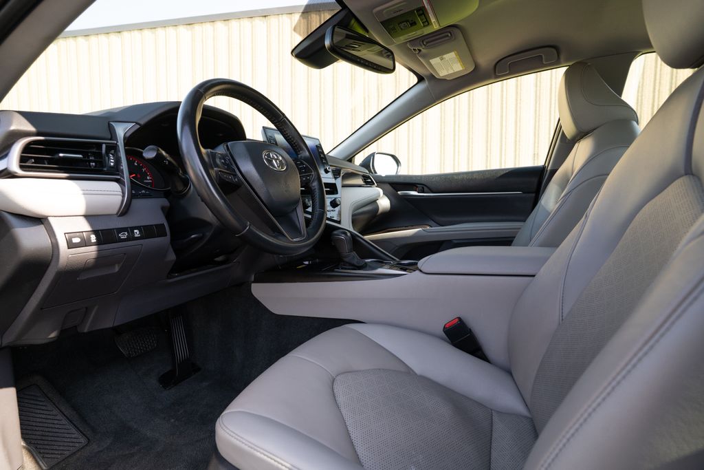Vehicle image 17 of 36
