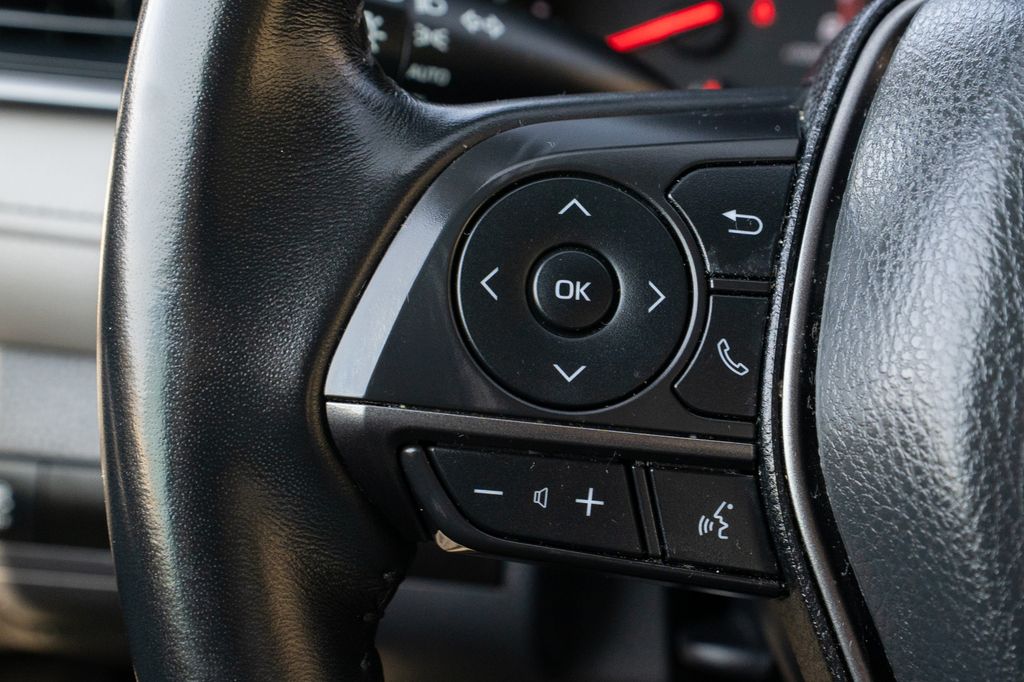 Vehicle image 29 of 36