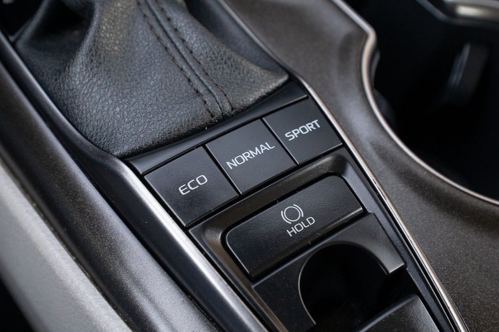 Vehicle image 30 of 36