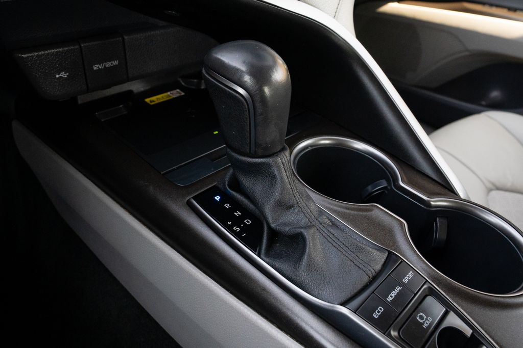 Vehicle image 24 of 36