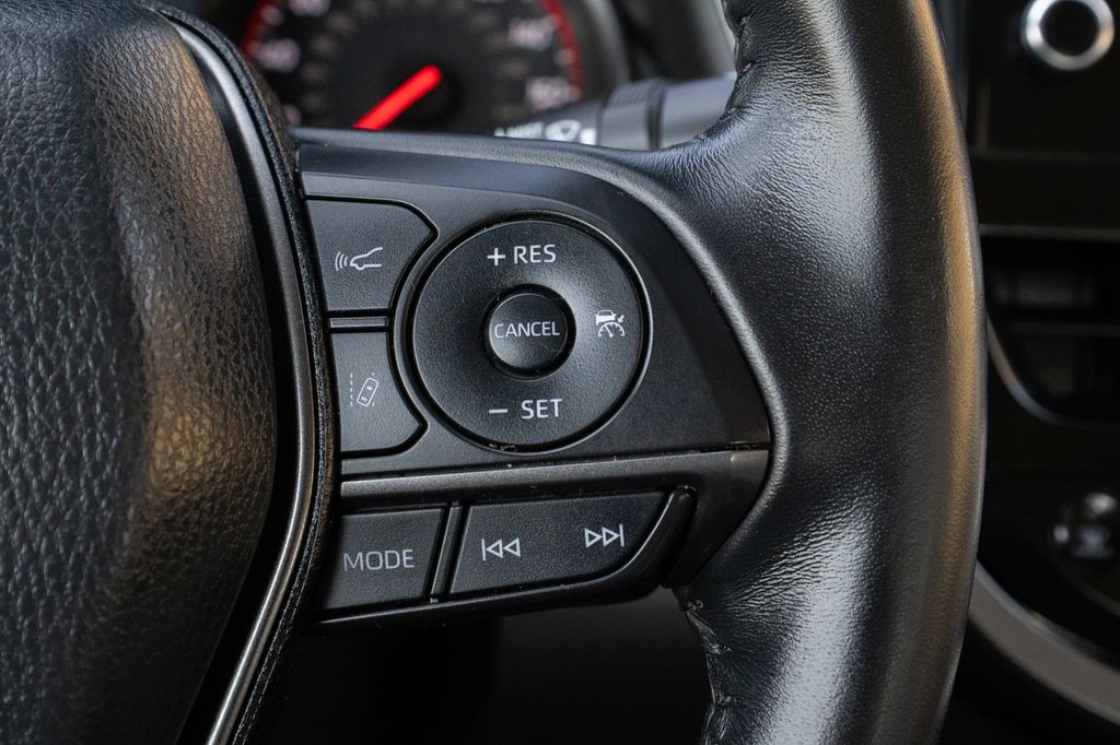 Vehicle image 26 of 36