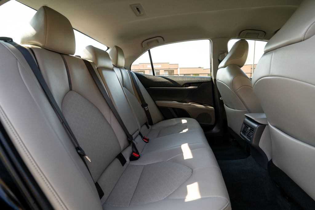 Vehicle image 12 of 36
