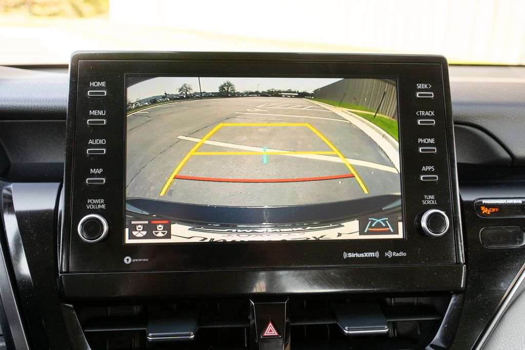 Vehicle image 21 of 36