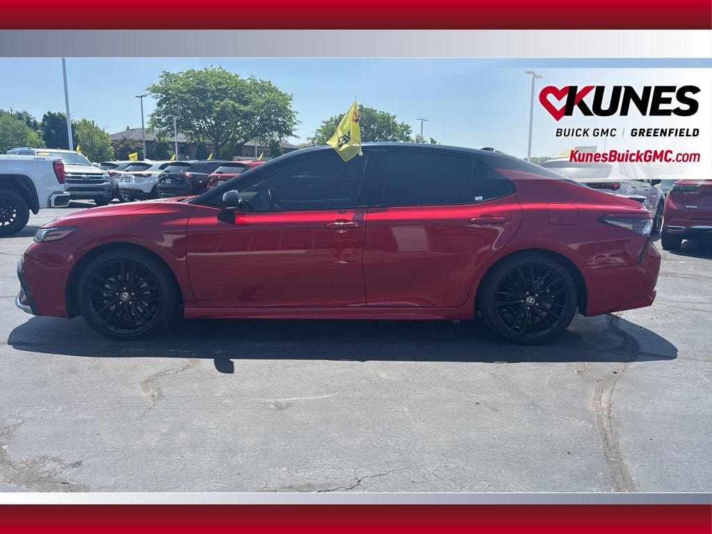 Vehicle image 10 of 43