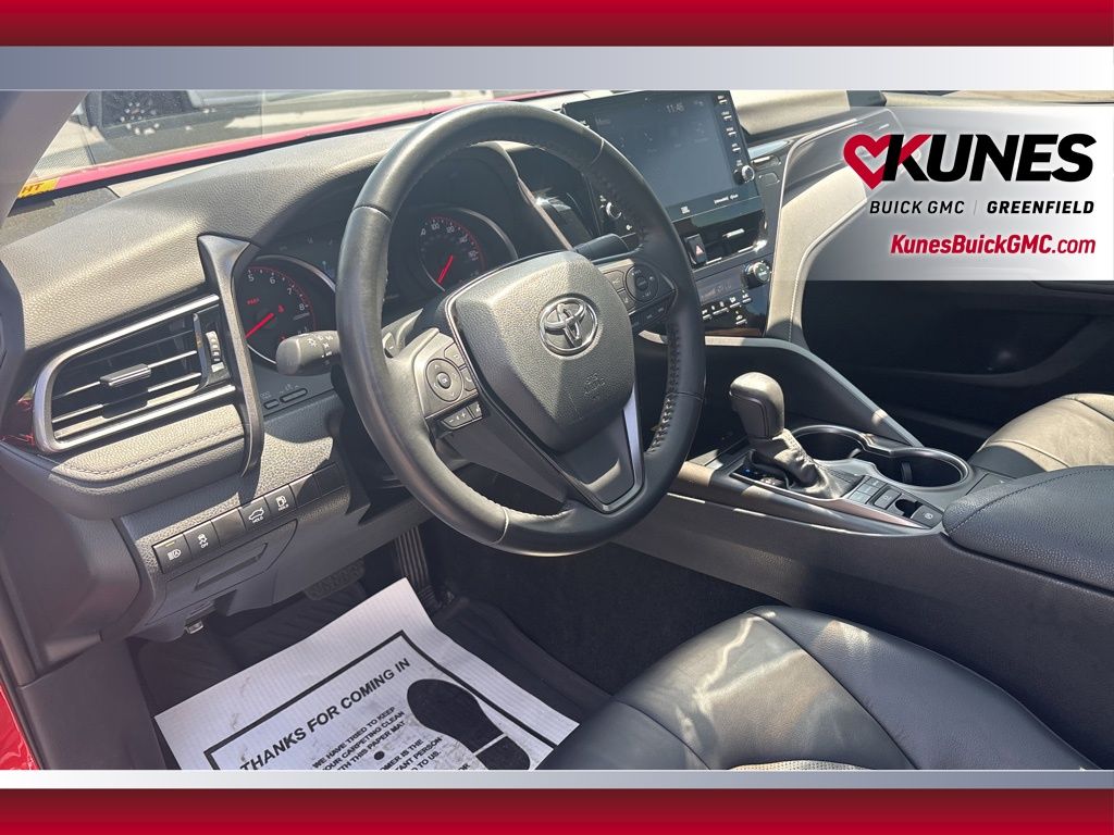 Vehicle image 18 of 43