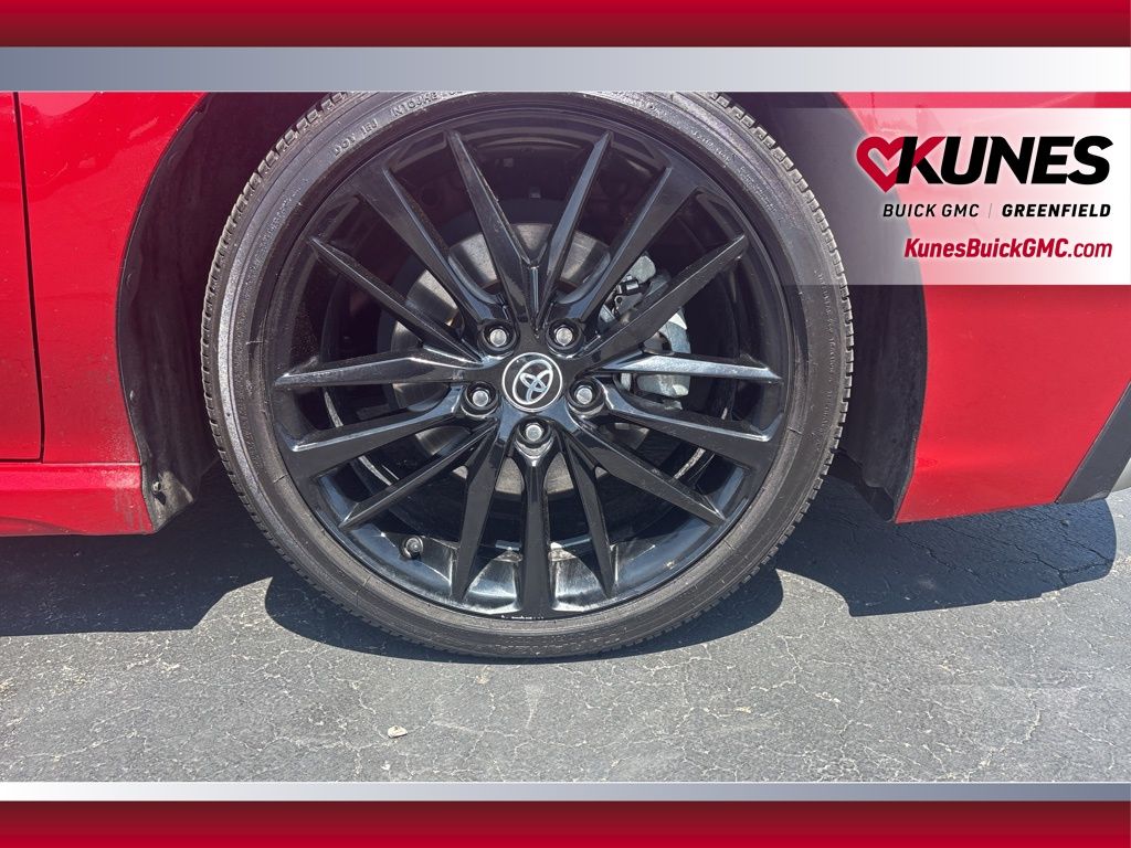 Vehicle image 11 of 43