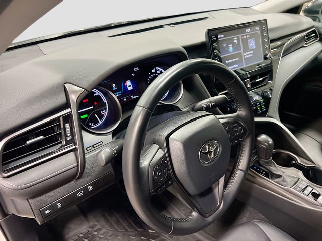Vehicle image 9 of 31