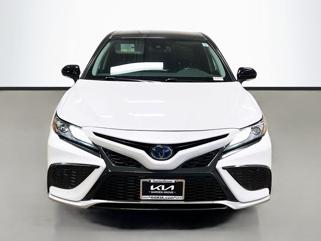 Vehicle image 2 of 31