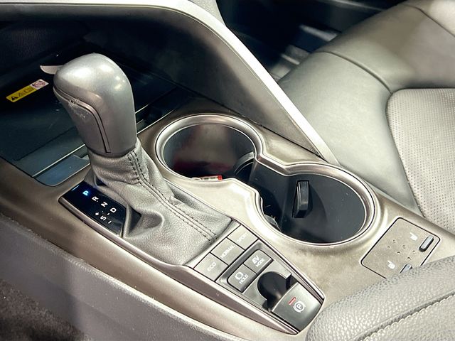 Vehicle image 16 of 31