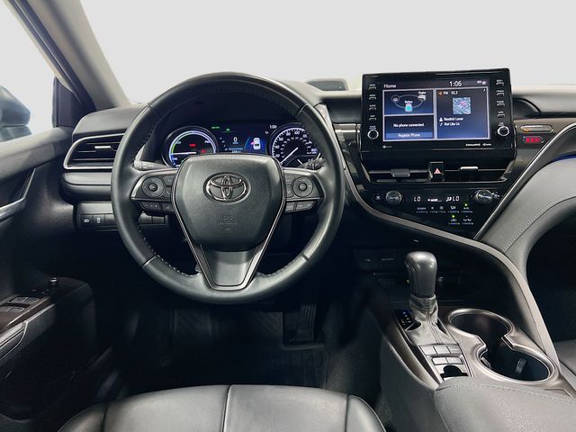 Vehicle image 21 of 31