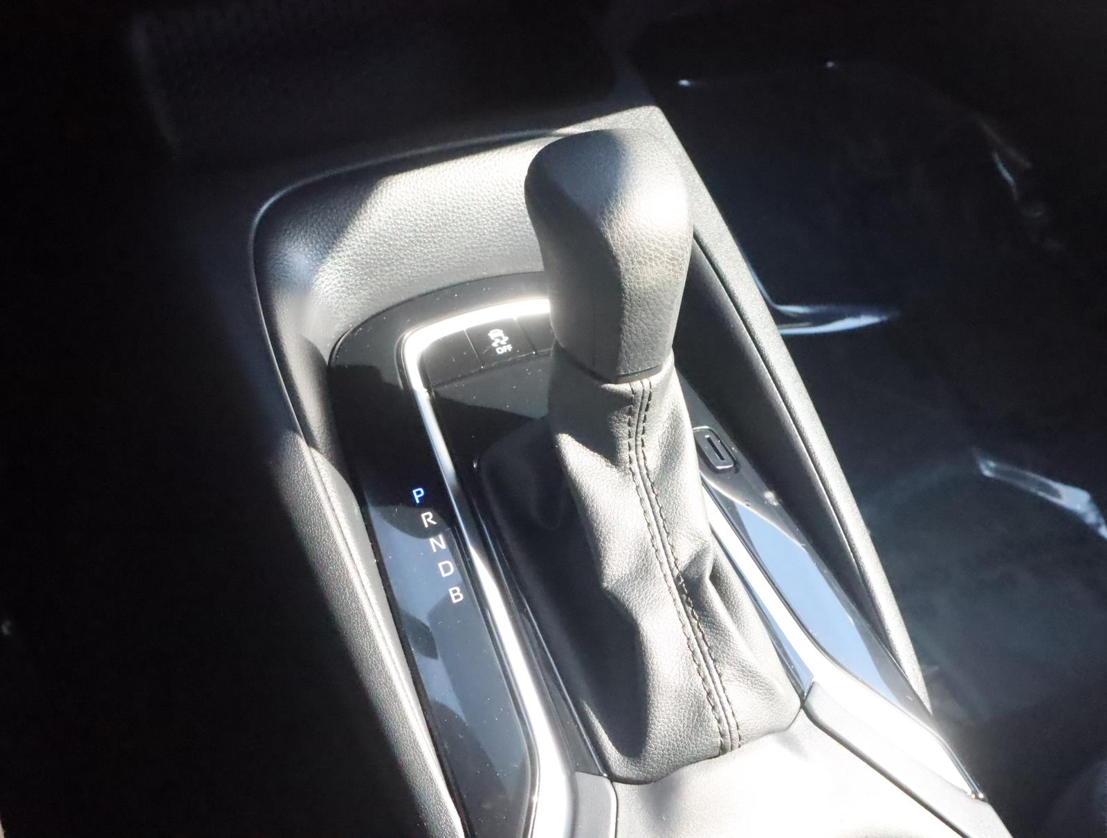 Vehicle image 15 of 25