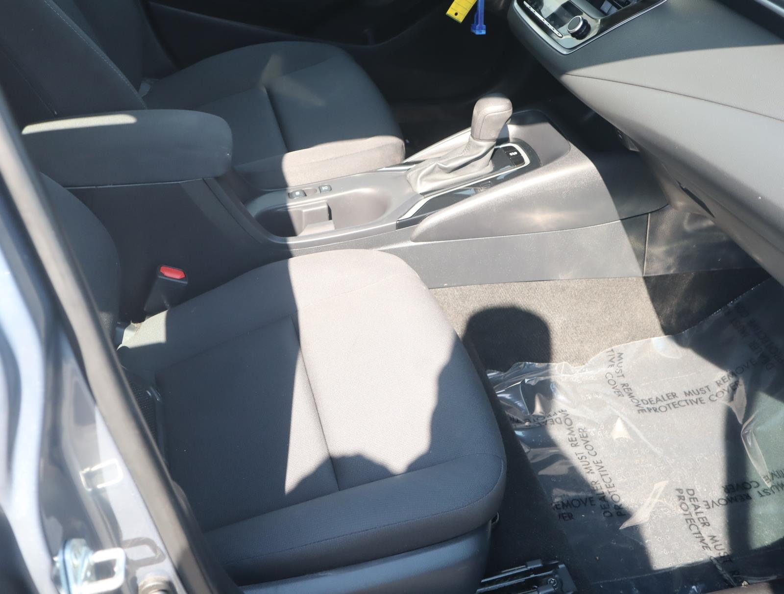 Vehicle image 23 of 25
