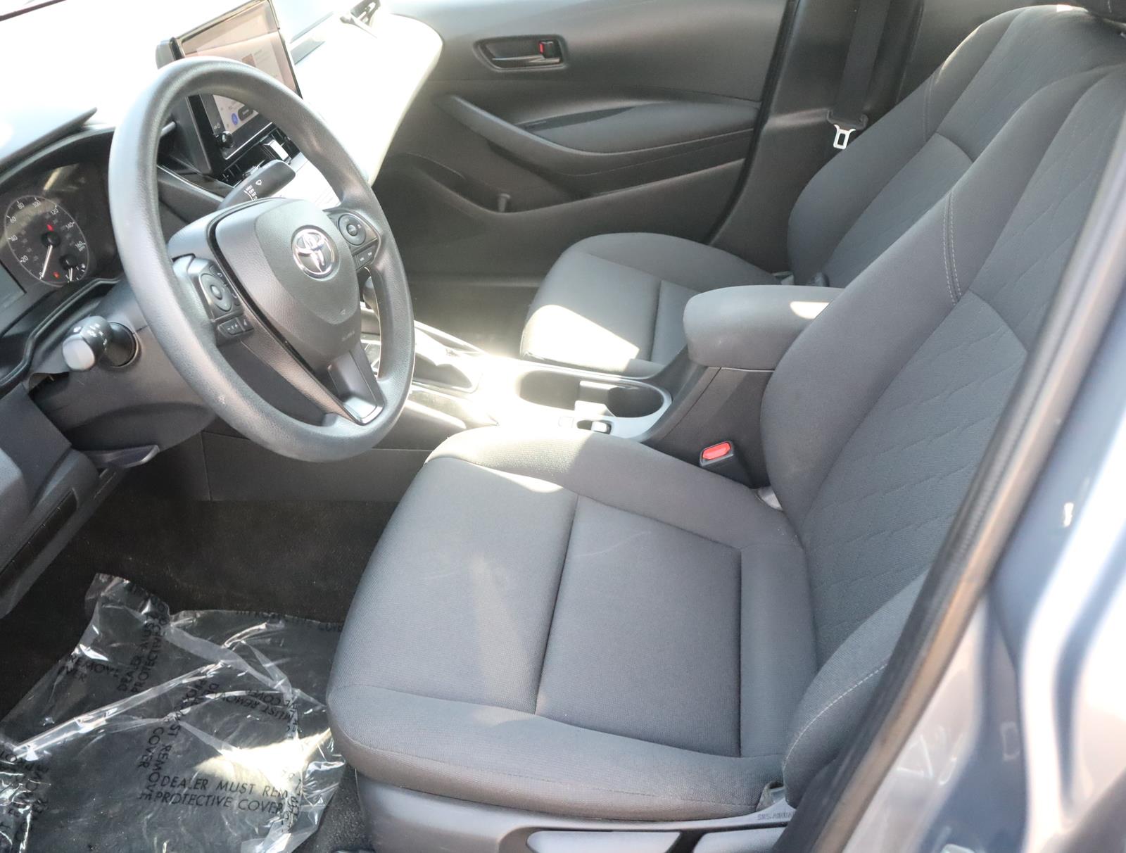 Vehicle image 17 of 25