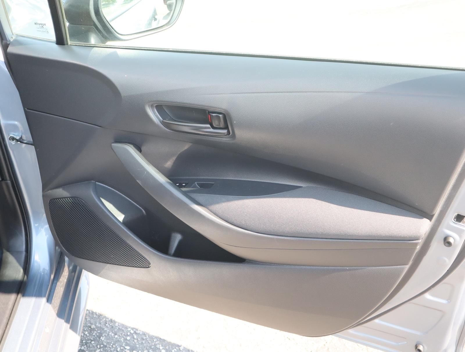 Vehicle image 22 of 25