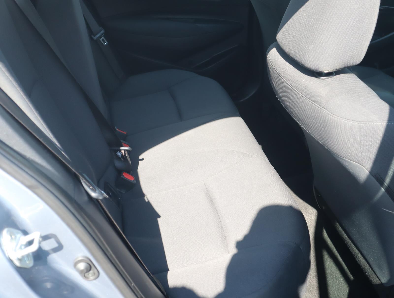 Vehicle image 21 of 25