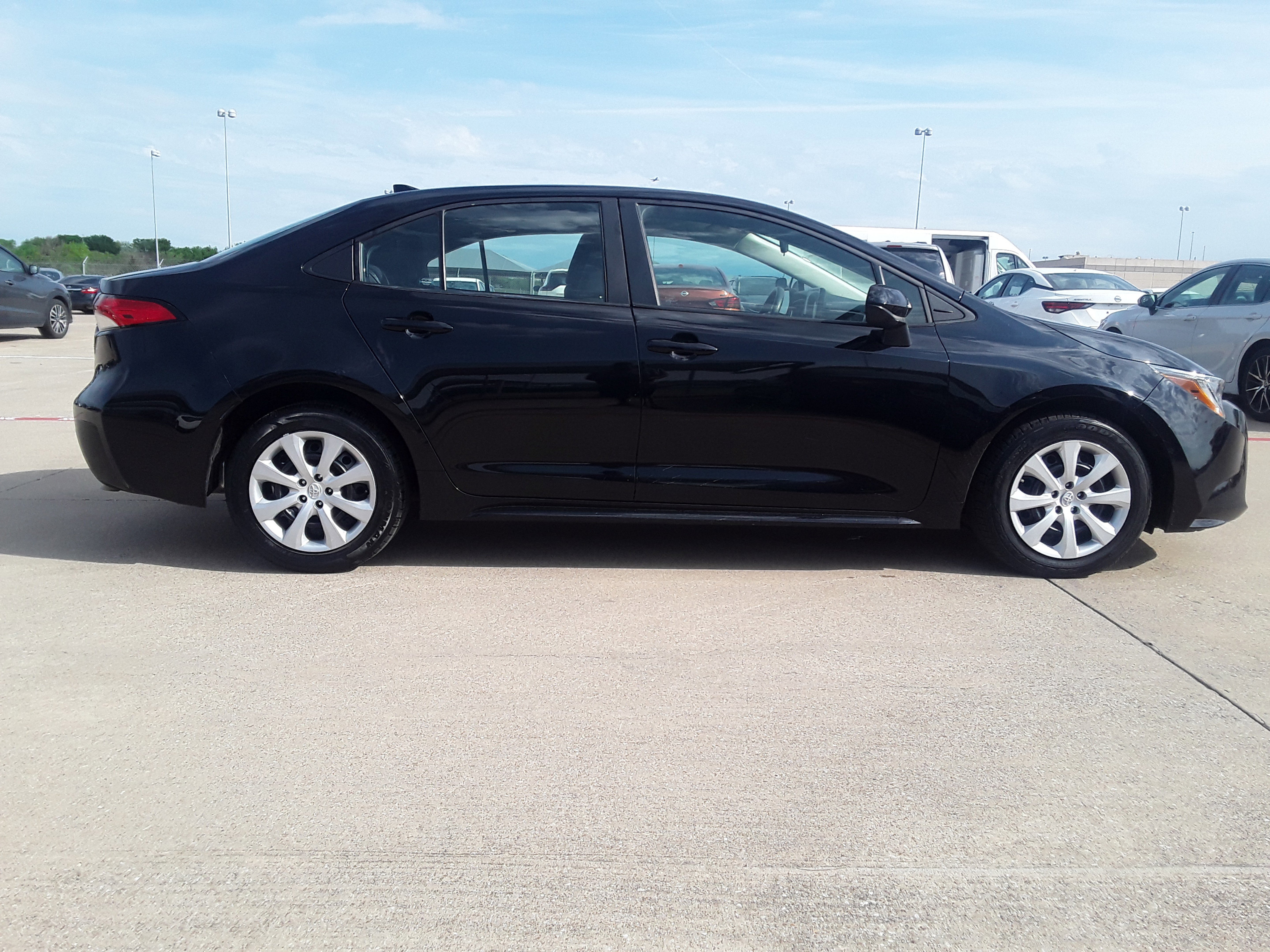 Vehicle image 7 of 21