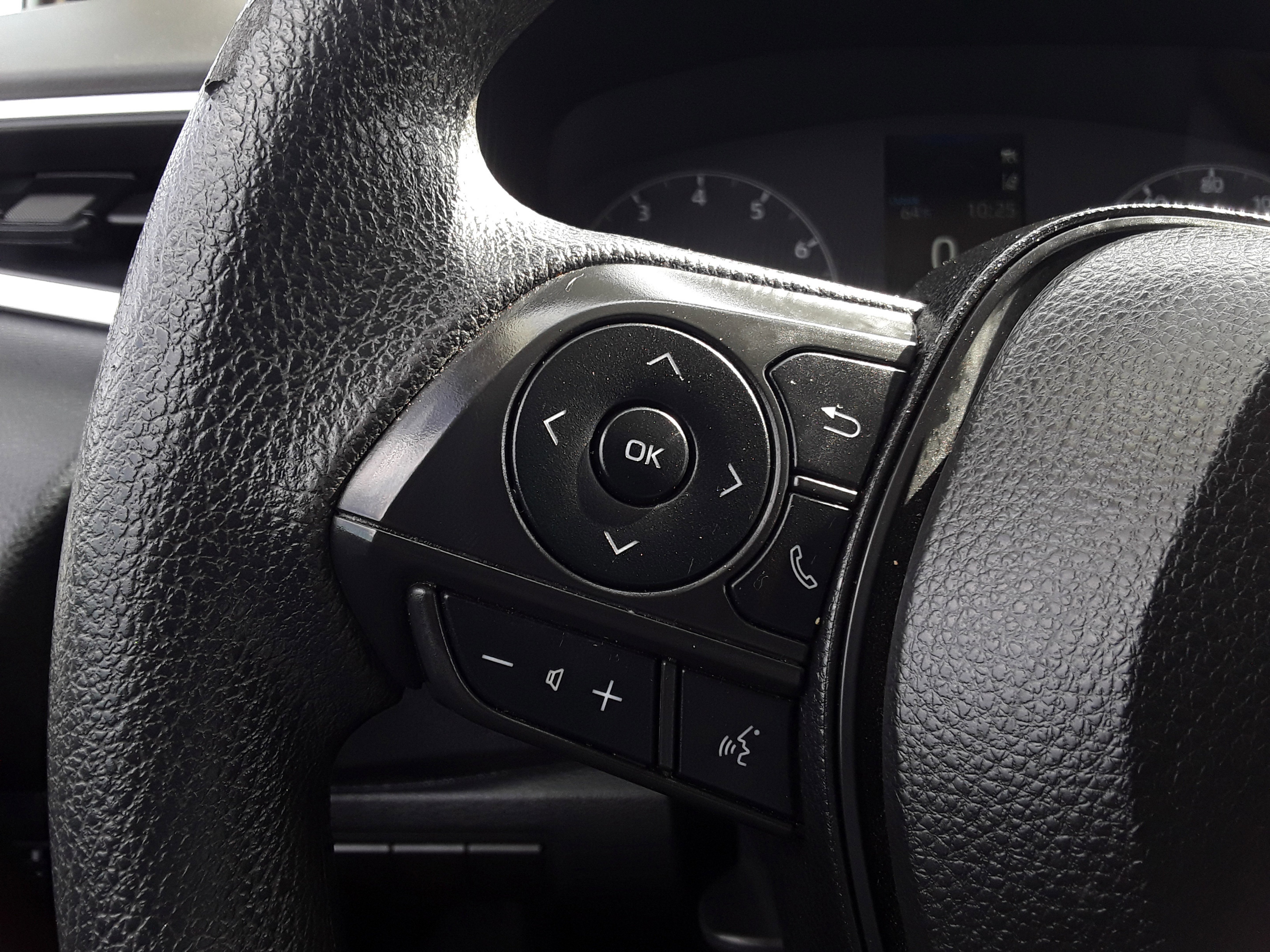 Vehicle image 19 of 21