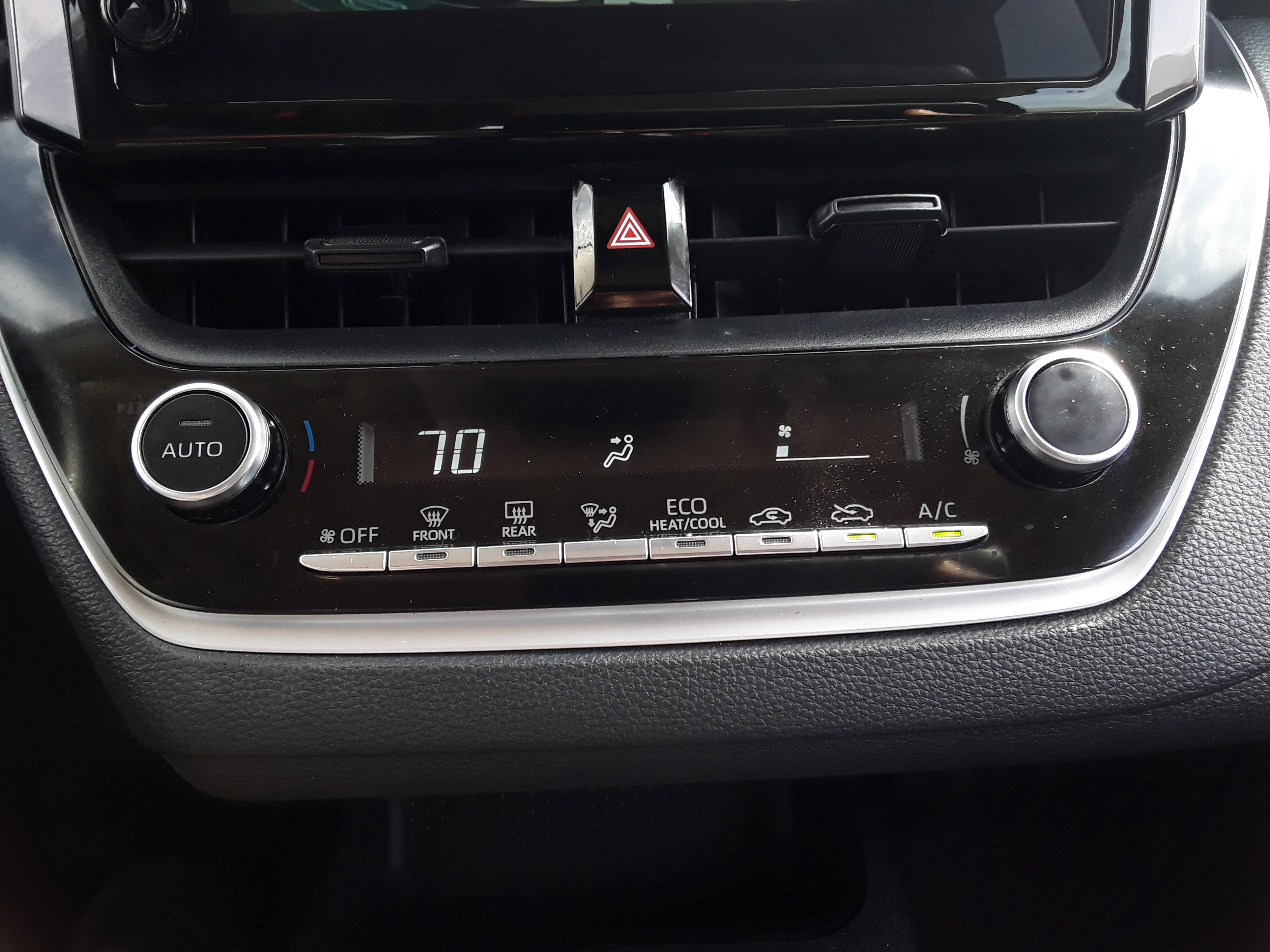 Vehicle image 17 of 21