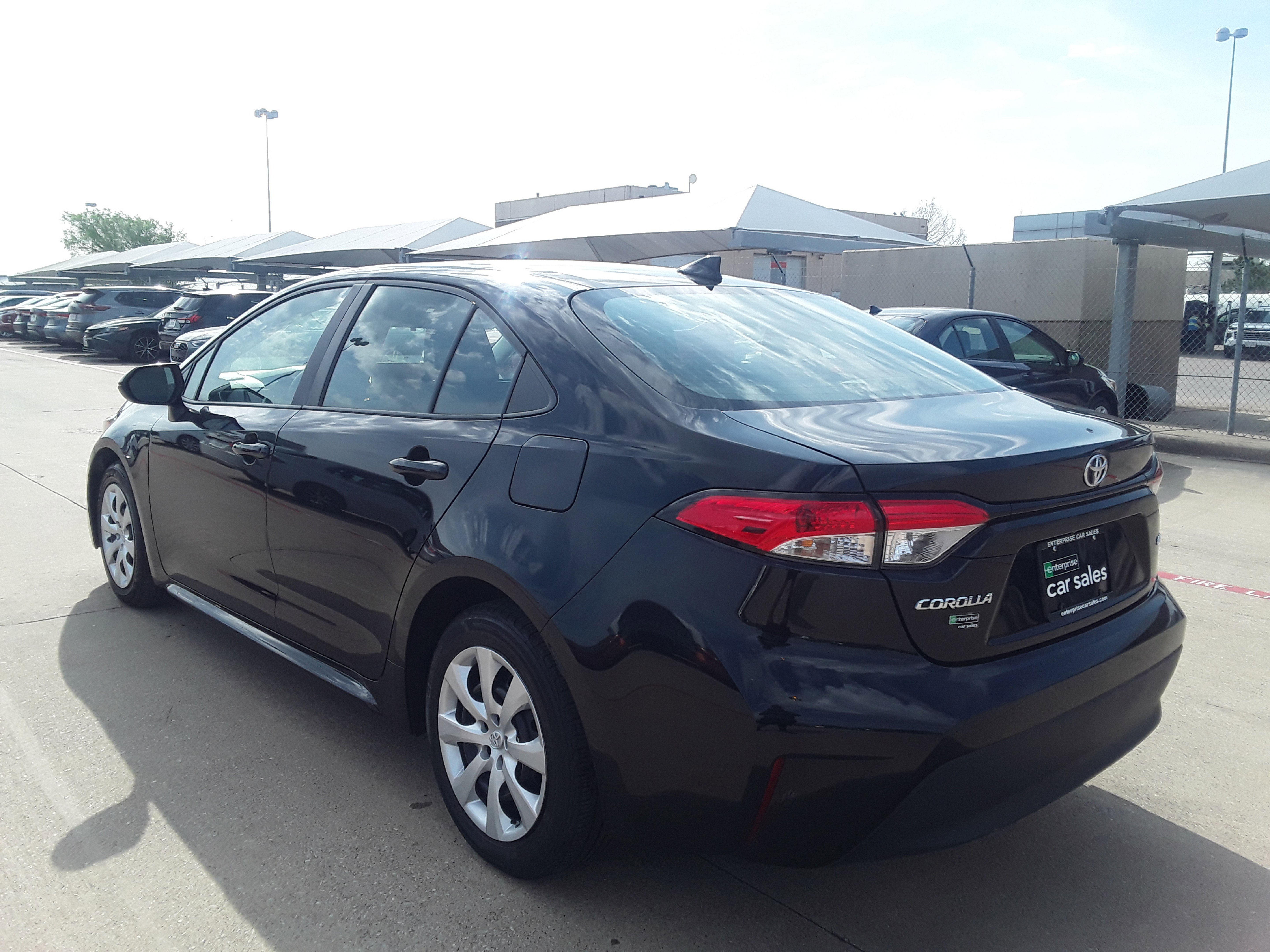 Vehicle image 8 of 21