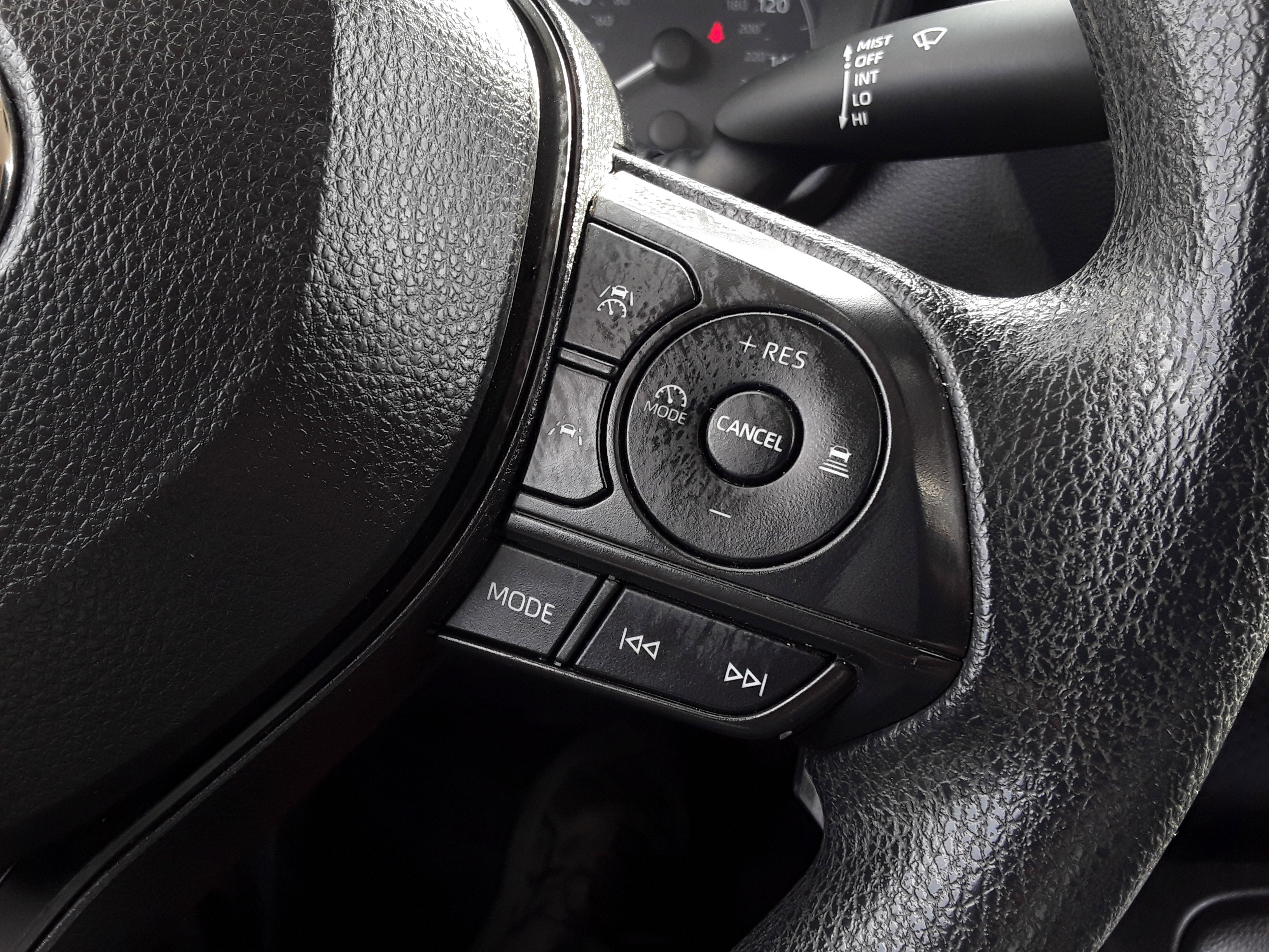 Vehicle image 18 of 21