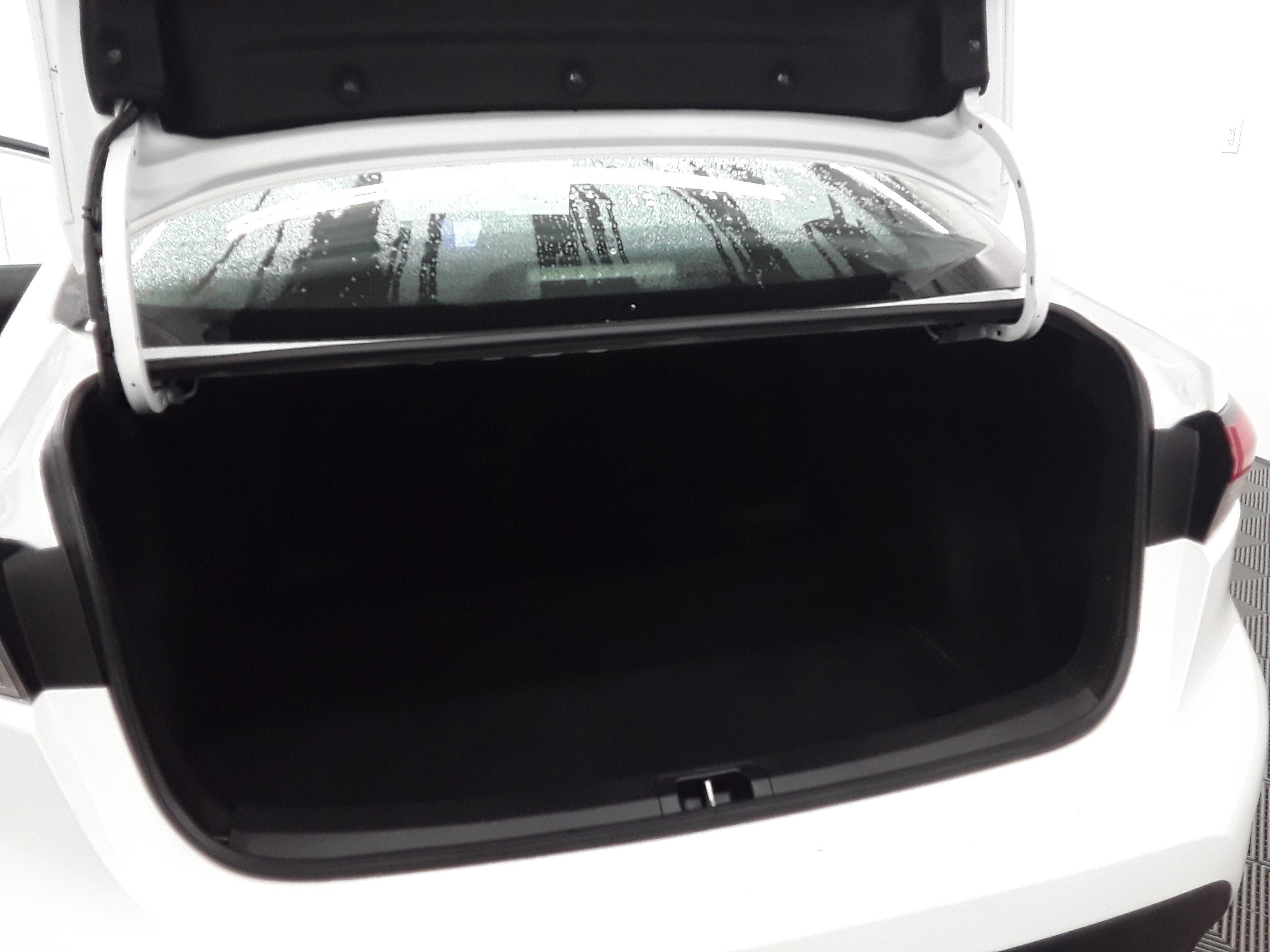 Vehicle image 8 of 23