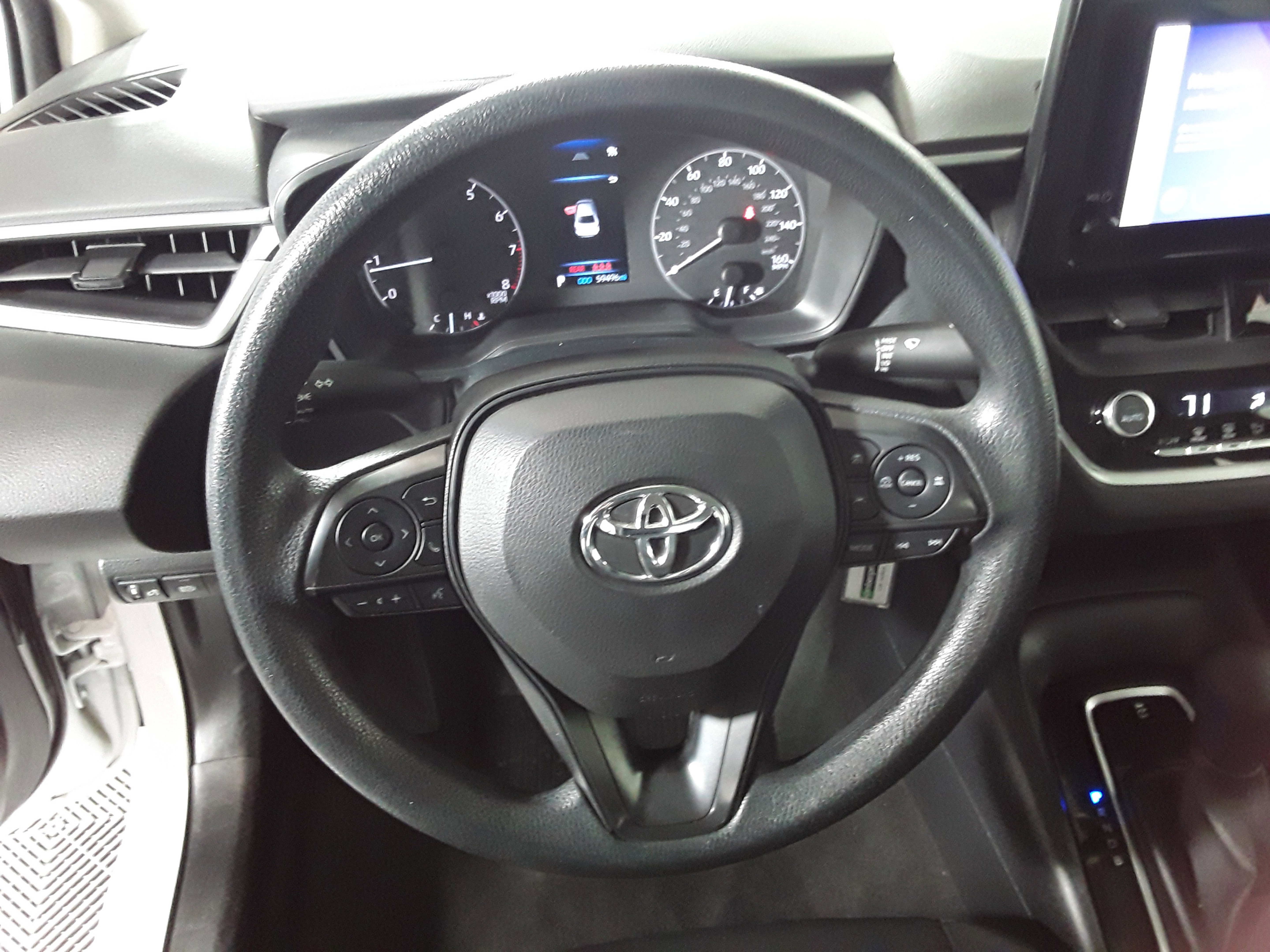 Vehicle image 18 of 23