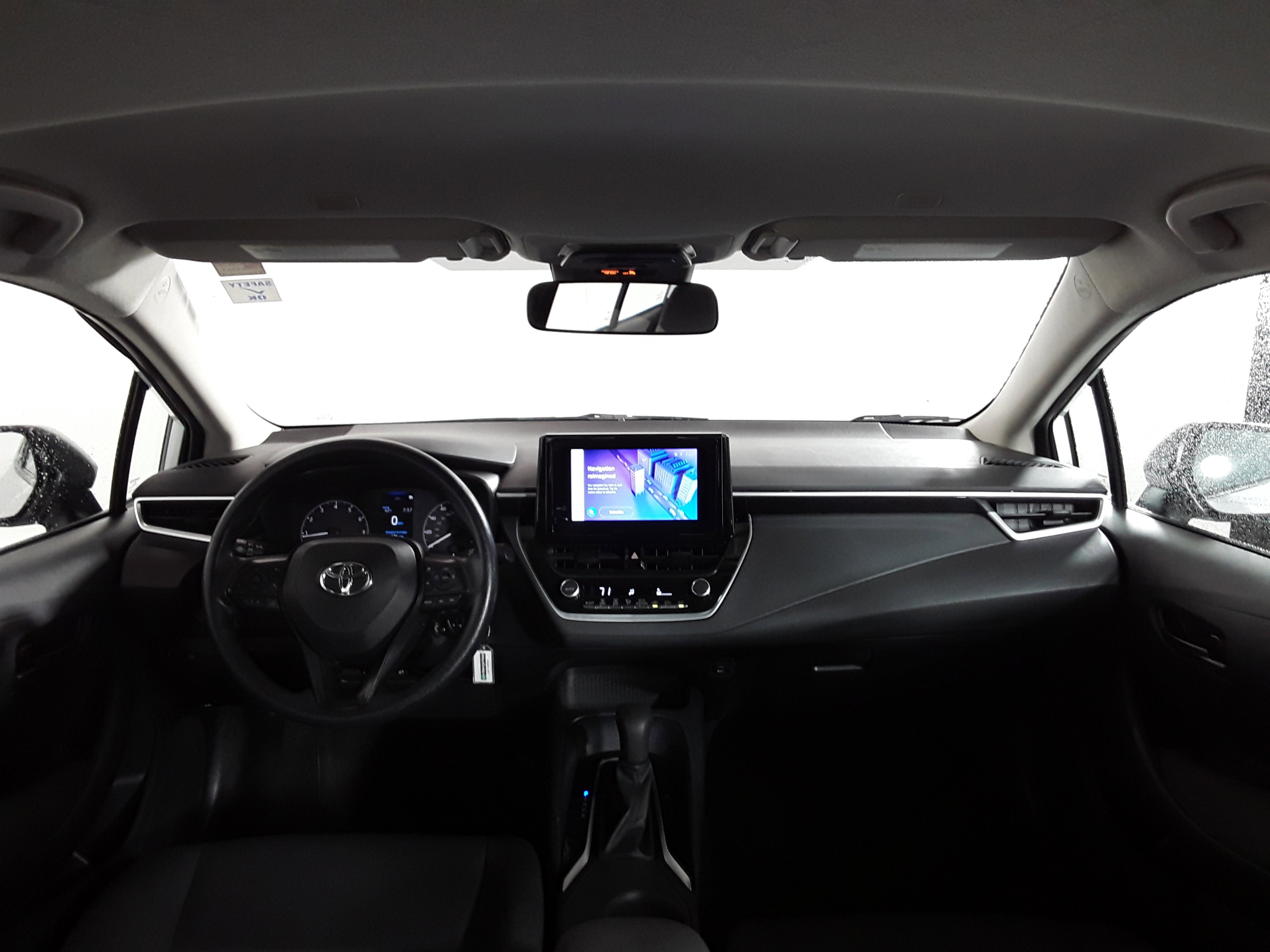 Vehicle image 11 of 23