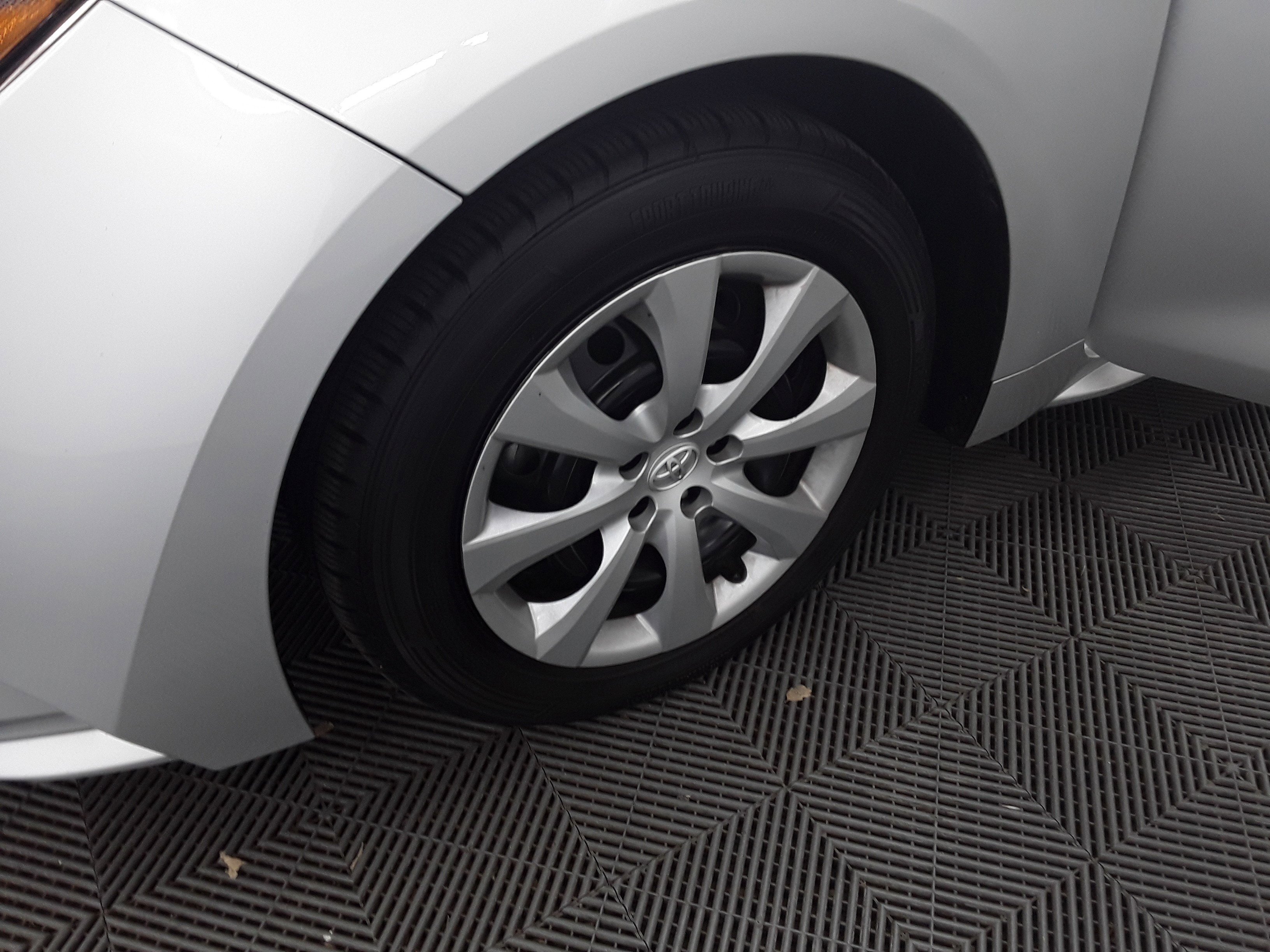 Vehicle image 10 of 23