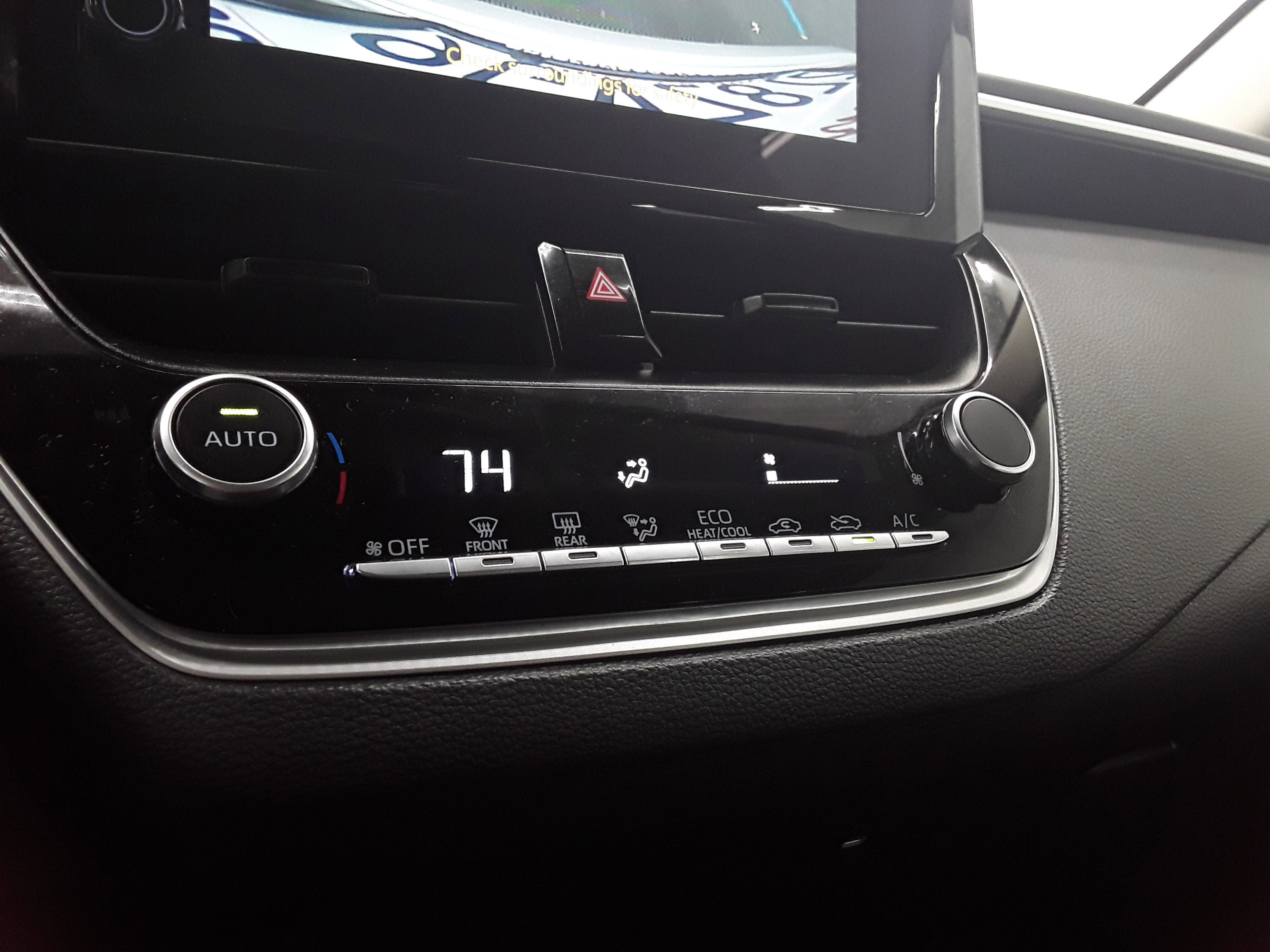 Vehicle image 21 of 23