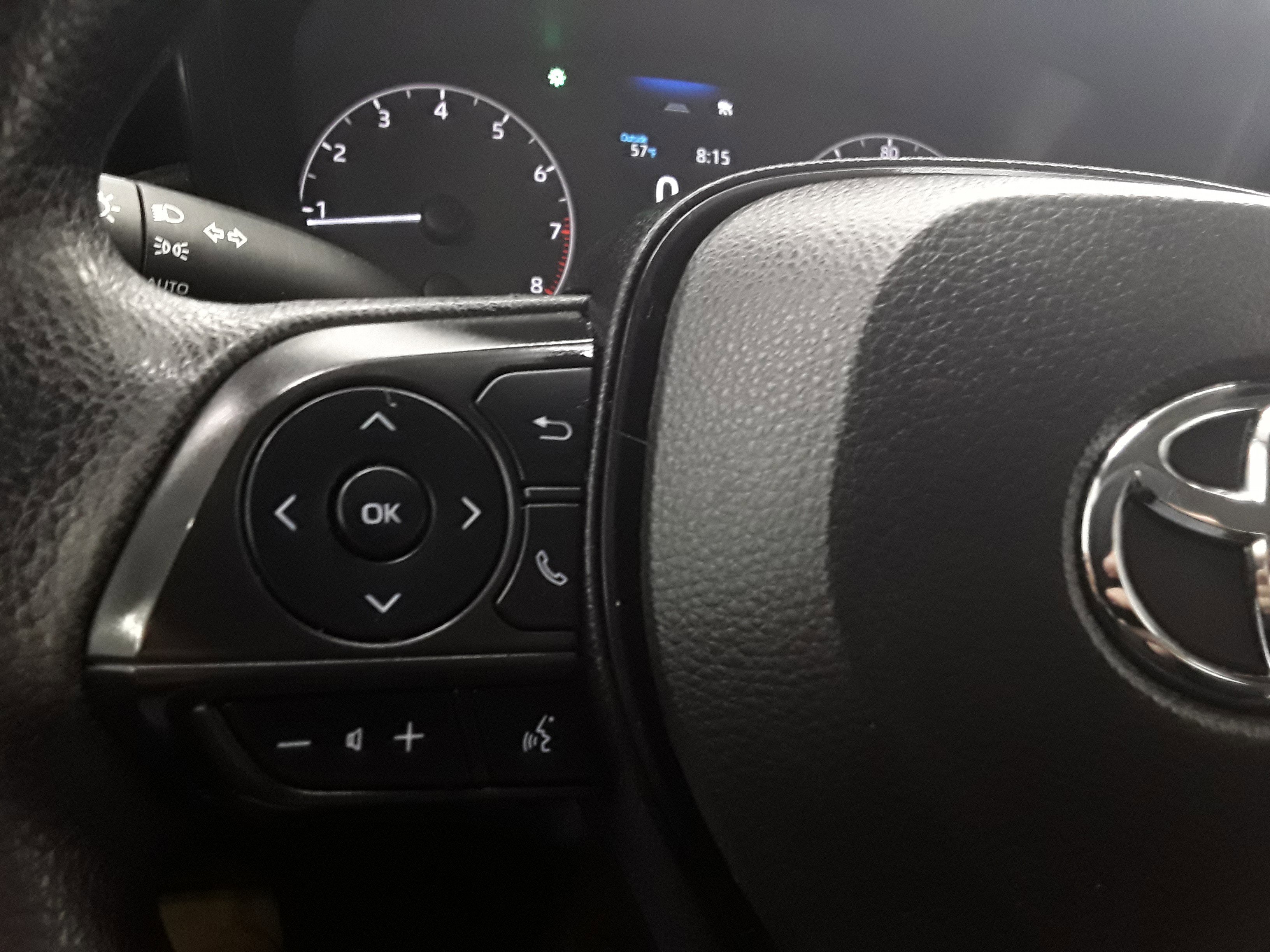 Vehicle image 17 of 23