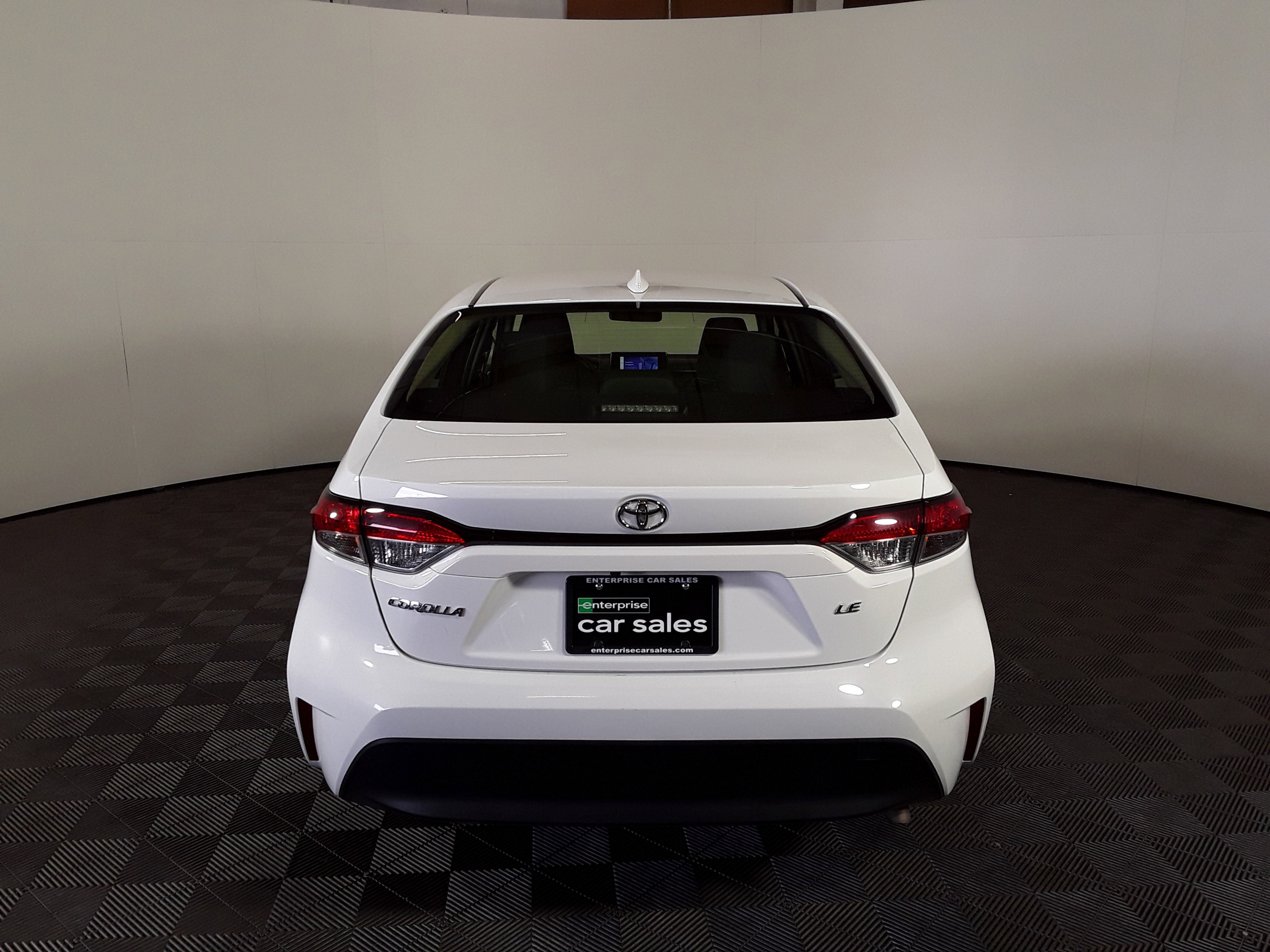 Vehicle image 4 of 22