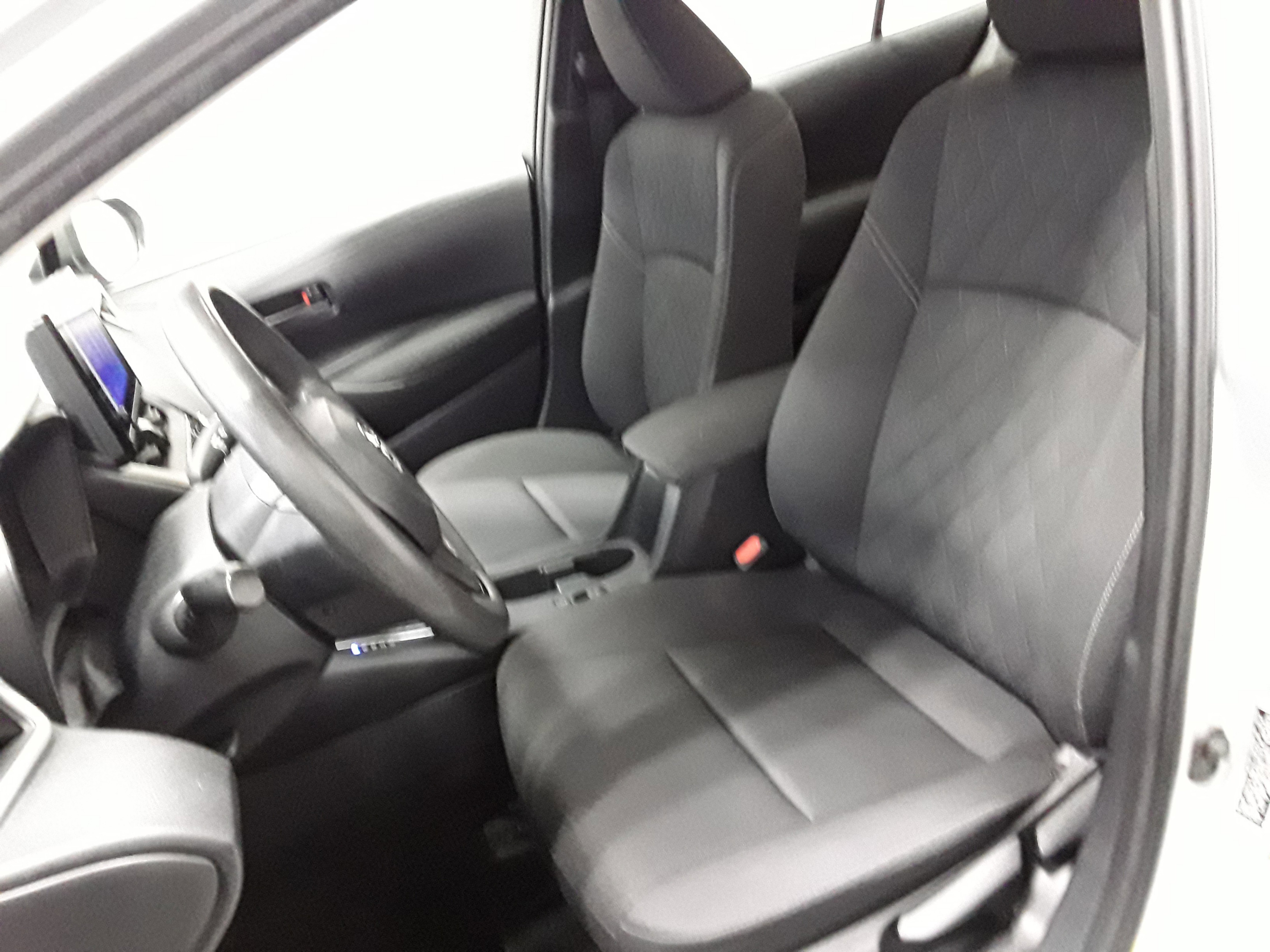 Vehicle image 14 of 22
