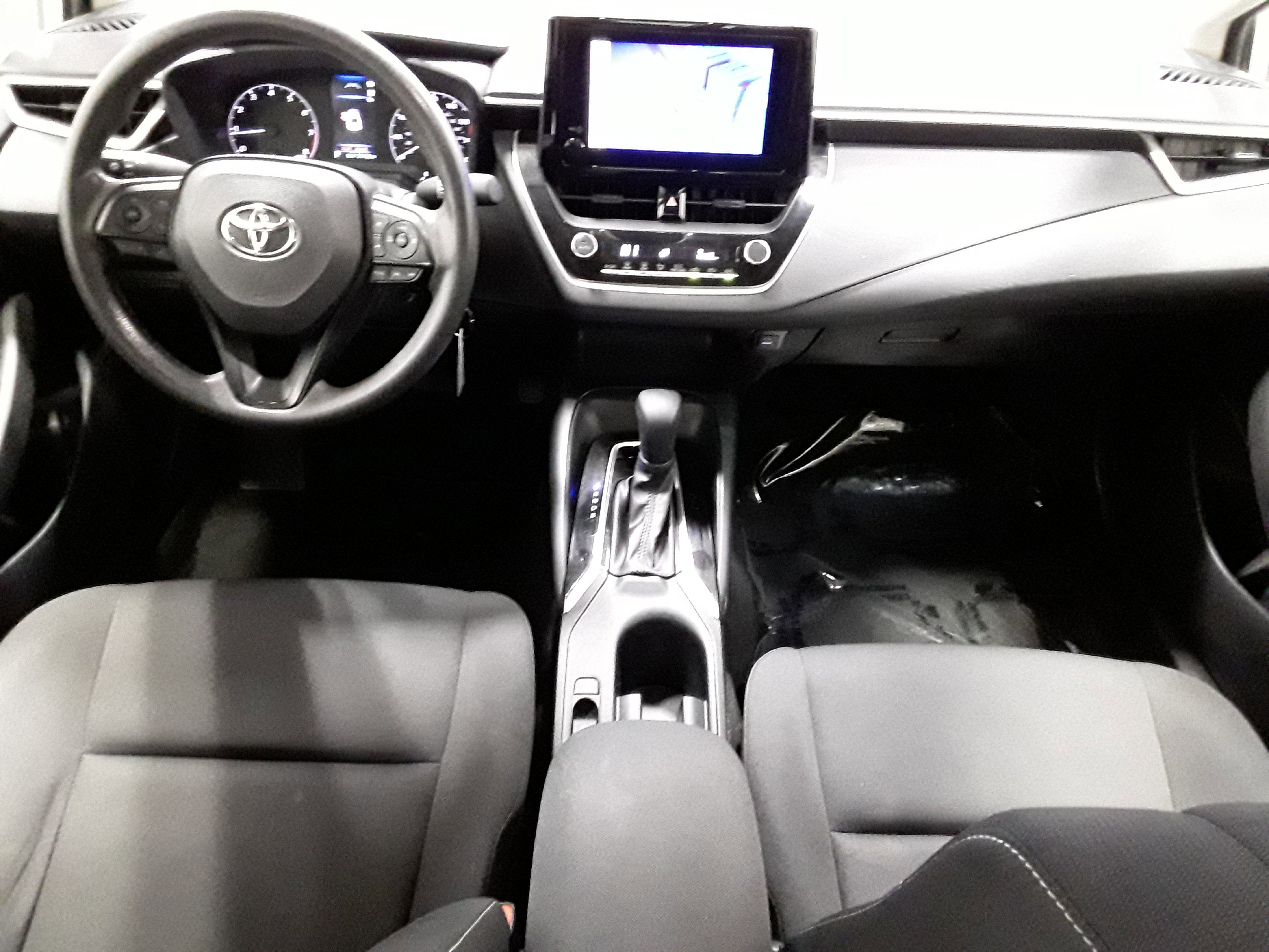 Vehicle image 10 of 22